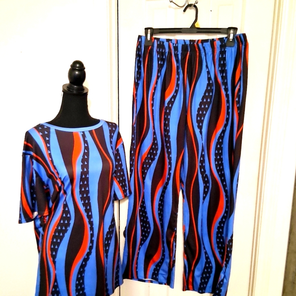 Stylish Blue and Red Women's Pantssuit. - Picture 3 of 8